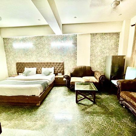 Hotel Pushpanjali New Delhi Exterior photo