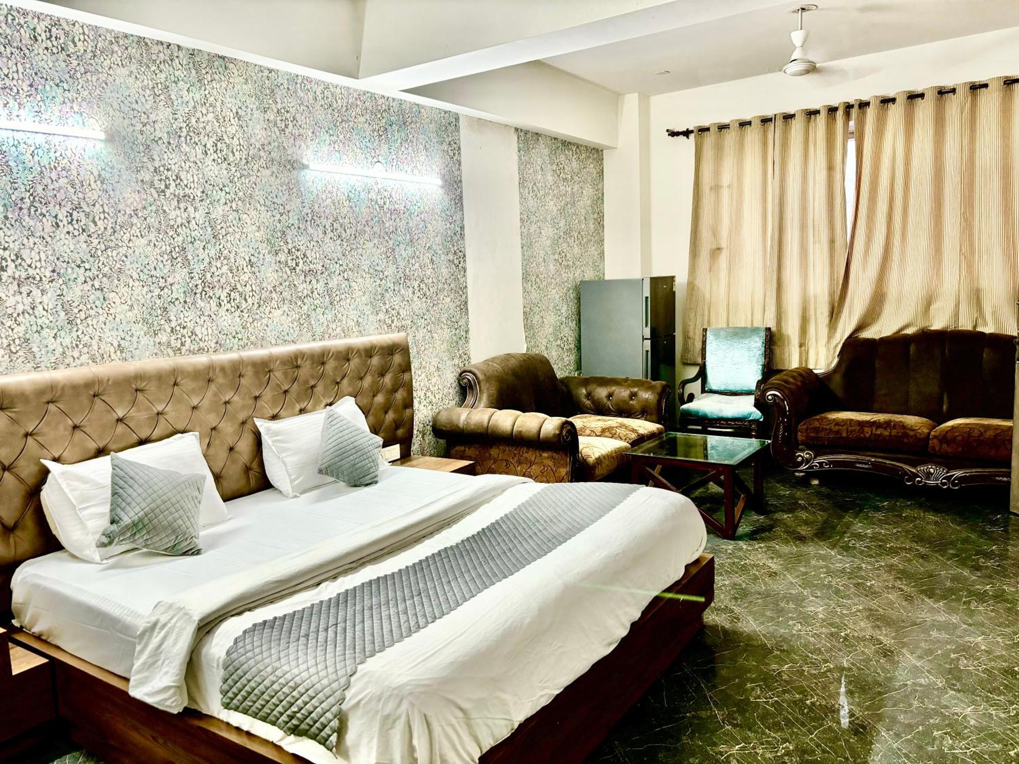 Hotel Pushpanjali New Delhi Exterior photo